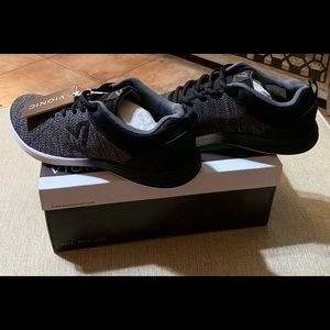 Vionic tennis shoes